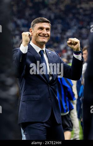 Javier Zanetti célèbre la série A Scudetto à la fin du match de série A TIM entre le FC Internazionale et le SS Lazio au stade Giuseppe Meazza de Milan, Italie, le 19 mai 2024 Banque D'Images