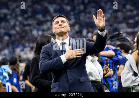 Javier Zanetti célèbre la série A Scudetto à la fin du match de série A TIM entre le FC Internazionale et le SS Lazio au stade Giuseppe Meazza de Milan, Italie, le 19 mai 2024 Banque D'Images