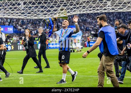 Lautaro Martinez célèbre la série A Scudetto à la fin du match de série A TIM entre le FC Internazionale et le SS Lazio au stade Giuseppe Meazza de Milan, Italie, le 19 mai 2024 Banque D'Images