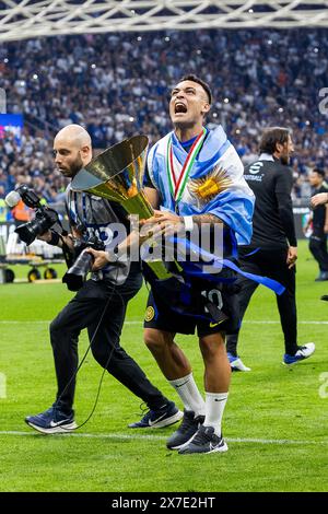 Lautaro Martinez célèbre la série A Scudetto à la fin du match de série A TIM entre le FC Internazionale et le SS Lazio au stade Giuseppe Meazza de Milan, Italie, le 19 mai 2024 Banque D'Images