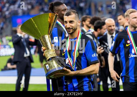 Henrikh Mkhitaryan célèbre la série A Scudetto à la fin du match de série A TIM entre le FC Internazionale et le SS Lazio au stade Giuseppe Meazza à Milan, en Italie, le 19 mai 2024 Banque D'Images