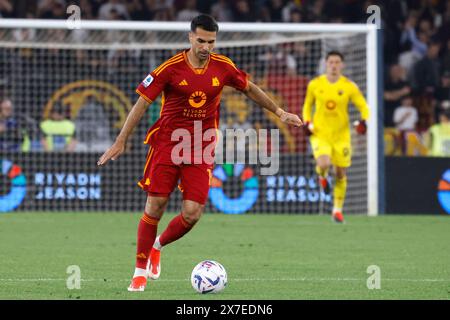 Rome, Italie. 19 mai 2024. Rome, Italie, 19 mai 2024. Zeki Celik, de l'AS Roma, en action lors du match de football italien Serie A entre L'AS Roma et Gênes au stade olympique. Roma a battu Gênes 1-0. Crédit : Riccardo de Luca - Actualiser les images/Alamy Live News Banque D'Images