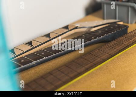 cols de guitare, musique, instrument de divertissement acoustique, concept musical. Phot de haute qualité, Banque D'Images