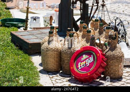 Marché d'antiquités sur la promenade de Vila Real de Santo Antonio, Algarve orientale, Algarve, Portugal, Europe Banque D'Images