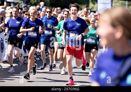 Broenderslev, Danemark. 20 mai 2024. Le prince héritier Christian court un mile pendant la course royale à Broenderslev, lundi 20 mai 2024. La Royal Run est une course de fitness annuelle qui se déroule dans plusieurs villes danoises. La course a eu lieu pour la première fois le 21 mai 2018, à l'occasion du 50e anniversaire du roi, et la famille royale a participé à la course royale depuis lors. En 2024, il y a 95 106 inscrits pour la course de fitness qui se tient pour la sixième fois. (Photo : Henning Bagger/Ritzau Scanpix) crédit : Ritzau/Alamy Live News Banque D'Images