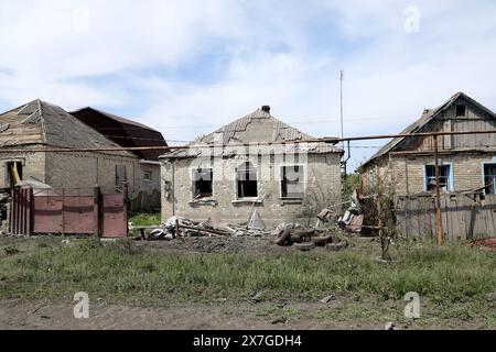 Chasiv YAR, UKRAINE - 18 MAI 2024 - des maisons sont endommagées par des bombardements russes, Chasiv Yar, région de Donetsk, dans l'est de l'Ukraine. Banque D'Images