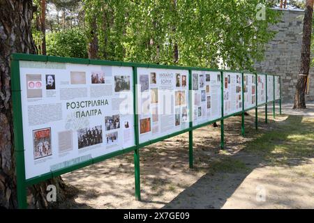 Non exclusif : KIEV, UKRAINE - le 19 MAI 2024 - L'exposition Shot palette est en cours à la réserve historique et commémorative nationale de Bykivnia graves Banque D'Images