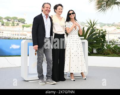 Cannes, France. 20 mai 2024. La réalisatrice française Coralie Fargeat, l’acteur américain Dennis Quaid et l’actrice demi Moore assistent à l’appel photo pour la substance au 77e Festival de Cannes, en France, le lundi 20 mai 2024. Photo de Rune Hellestad/ crédit : UPI/Alamy Live News Banque D'Images