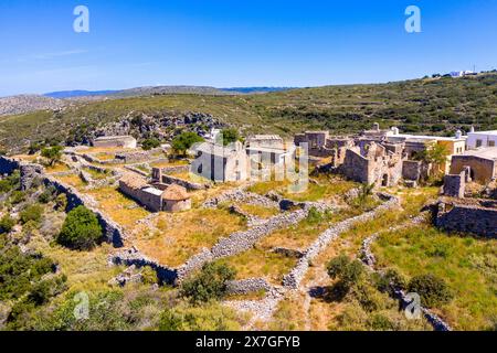 Kithira Kastro de Milopotamos Kato Chora Ioniennes, Grèce. Vieux château vénitien en mur de pierre, bâtiment abandonné, monument à Kythera. Banque D'Images