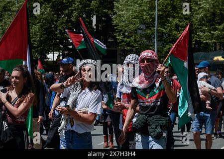 Pampelune, Espagne. 18 mai 2024. Les manifestants se rassemblent pendant la manifestation. Des milliers de personnes ont participé à une manifestation dans les rues de Pampelune appelant à une Palestine libre. Crédit : SOPA images Limited/Alamy Live News Banque D'Images