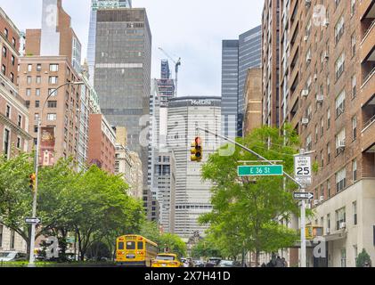 Vue sur l'avenue du parc vers le bâtiment metlife à New York Banque D'Images