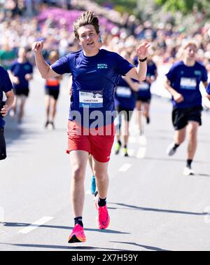 Broenderslev, Danemark. 20 mai 2024. Le prince héritier Christian court un mile pendant la course royale à Broenderslev, lundi 20 mai 2024. La Royal Run est une course de fitness annuelle qui se déroule dans plusieurs villes danoises. La course a eu lieu pour la première fois le 21 mai 2018, à l'occasion du 50e anniversaire du roi, et la famille royale a participé à la course royale depuis. En 2024, il y a 95 106 inscrits pour la course de fitness qui se tient pour la sixième fois. (Photo : Henning Bagger/Ritzau Scanpix) crédit : Ritzau/Alamy Live News Banque D'Images