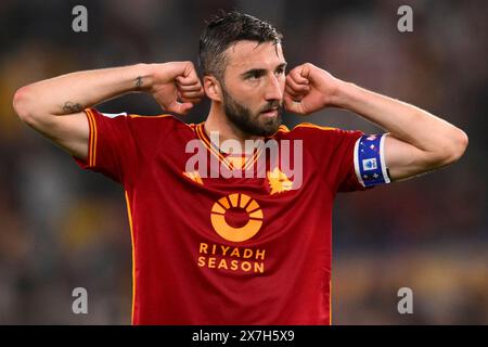 Bryan Cristante de L'AS Roma réagit lors du match de Serie A entre L'AS Roma et le CFC de Gênes au stade Olimpico à Rome (Italie), le 19 mai 2024. Banque D'Images