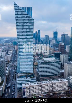 Vue panoramique des bâtiments modernes dans le centre de Varsovie, Pologne vu du Palais de la culture et de la Science Banque D'Images