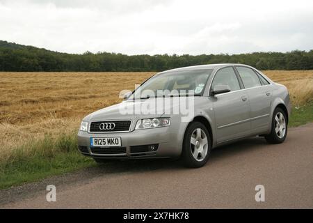 Gris métallique Audi A4 en campagne 2006 Banque D'Images