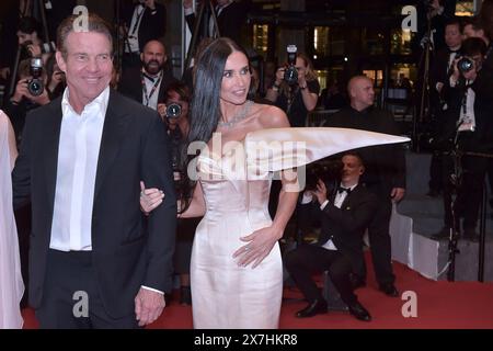 Cannes, France. 19 mai 2024. CANNES, FRANCE - 19 MAI : Dennis Quaid, demi Moore assiste au tapis rouge 'The substance' au 77e Festival de Cannes au Palais des Festivals le 19 mai 2024 à Cannes, France. Crédit : dpa/Alamy Live News Banque D'Images