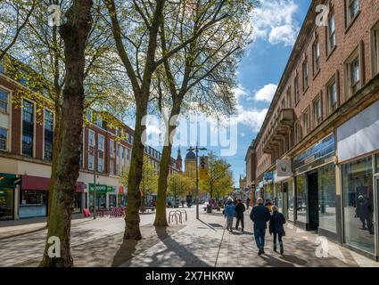 Vue sur King Edward Street dans le centre-ville, Kingston upon Hull, Yorkshire, Angleterre, Royaume-Uni Banque D'Images