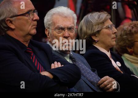 Pierre Joxe ancien ministre de la Défense puis de l'intérieur dans les années 1990 présent à la réunion du Parti communiste pour les élections européennes Banque D'Images