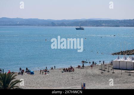 Saint Laurent du Var, France - 25 juin 2023 : vue sur la plage de Saint Laurent du Var par une journée ensoleillée Banque D'Images