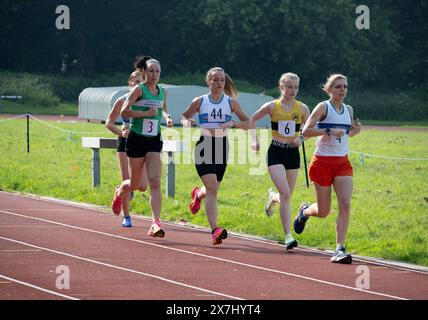 Club Athlétisme, course féminine de 5000 m, Leamington Spa, Royaume-Uni Banque D'Images