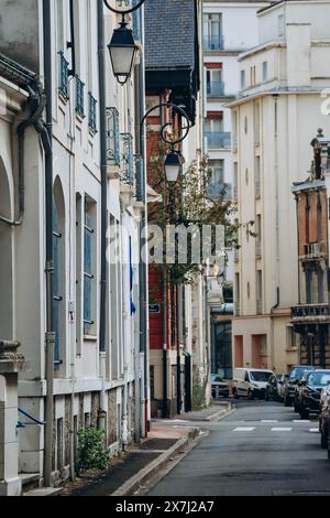 Belles rues dans le centre-ville de Vichy Banque D'Images