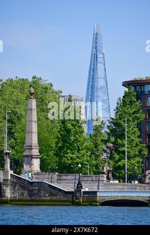 Vue du Shard depuis Millbank sur les rives de la Tamise, Londres Banque D'Images