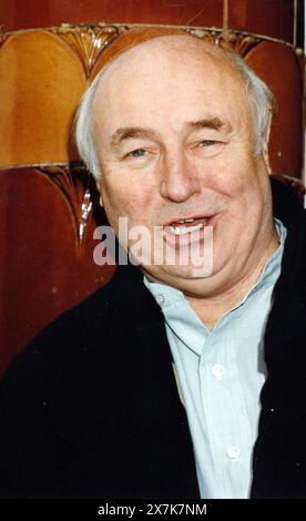 BILL MAYNARD, ACTEUR, COMÉDIEN ET STAR DE CINÉMA, 1990 PIC MIKE WALKER, 1990 Banque D'Images