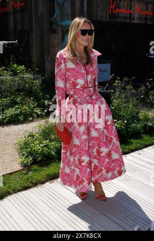 Londres, Royaume-Uni. 20 mai 2024. Les célébrités et les invités ont profité d'un aperçu des jardins d'exposition et des expositions florales de cette année Chelsea Flower Show qui s'est tenu dans les jardins du Royal Hospital de Chelsea. Les stars du petit et du grand écran se mêlent aux présentateurs de télévision, aux sportifs et aux chefs célèbres. Crédit : David Betteridge/Alamy Live News Banque D'Images