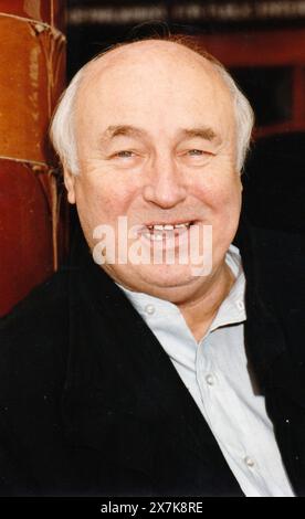 BILL MAYNARD, ACTEUR, COMÉDIEN ET STAR DE CINÉMA, 1990 PIC MIKE WALKER, 1990 Banque D'Images