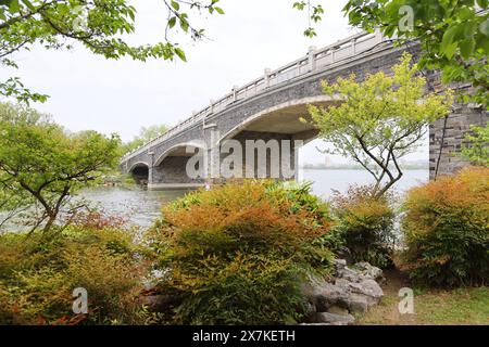 Lac de Xuanwu Liangzhou, parc de Xuanwuhu, Nanjing, Jiangsu, Chine Banque D'Images