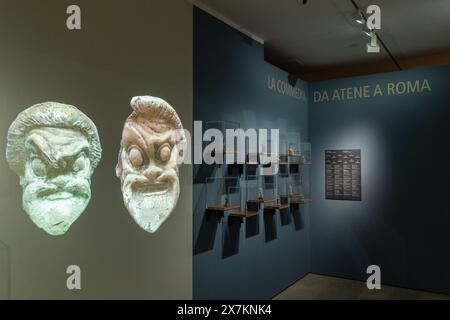 Rome, Italie. 20 mai 2024. Détail de l'exposition ''THÉÂTRE. Auteurs, acteurs et publics dans la Rome antique'' au musée Ara Pacis à Rome (crédit image : © Matteo Nardone/Pacific Press via ZUMA Press Wire) USAGE ÉDITORIAL SEULEMENT! Non destiné à UN USAGE commercial ! Banque D'Images