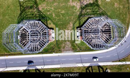 Squelette en acier d'une tour de refroidissement sur le site Phoenix West à Dortmund. Suite à la fermeture de l'usine de haut fourneau, qui appartenait en dernier Banque D'Images