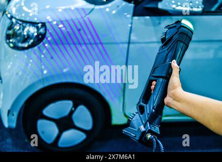 Le scanner portable 3D en forme de voiture numérise pour mesurer la taille et la texture pour la production future de développement de produits dans l'industrie automobile Banque D'Images