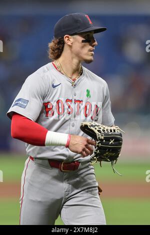 Petersburg, Floride, États-Unis. 20 mai 2024. Petersburg, FL : Jarren Duran (16 ans), outfielder des Boston Red Sox, se dirige vers la dugout lors d'un match de la MLB contre les Rays de Tampa Bay le 20 mai 2024 au Tropicana Field. Les Red Sox ont battu les rayons 5-0. (Crédit image : © Kim Hukari/ZUMA Press Wire) USAGE ÉDITORIAL SEULEMENT! Non destiné à UN USAGE commercial ! Crédit : ZUMA Press, Inc/Alamy Live News Banque D'Images