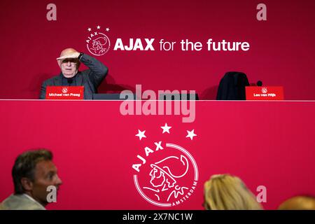 AMSTERDAM - Michael van Praag avant une réunion avec les actionnaires d'Ajax à propos du directeur général démissionnaire Alex Kroes et de l'enquête de KPMG sur un conflit d'intérêts de l'ancien directeur technique Sven Mislintat. Kroes a repris son travail chez Ajax en tant que directeur technique, Mislintat a pris un poste technique au Borussia Dortmund. ANP RAMON VAN FLYMEN Banque D'Images