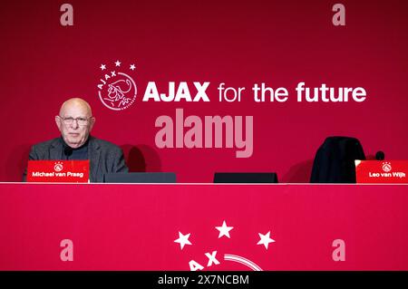 AMSTERDAM - Michael van Praag avant une réunion avec les actionnaires d'Ajax à propos du directeur général démissionnaire Alex Kroes et de l'enquête de KPMG sur un conflit d'intérêts de l'ancien directeur technique Sven Mislintat. Kroes a repris son travail chez Ajax en tant que directeur technique, Mislintat a pris un poste technique au Borussia Dortmund. ANP RAMON VAN FLYMEN Banque D'Images