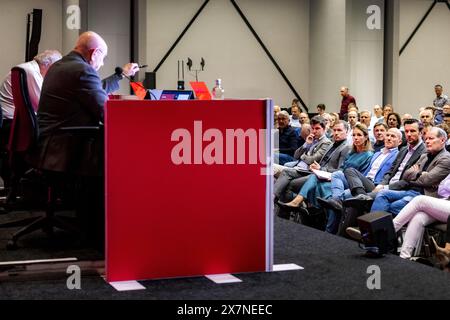 AMSTERDAM - Alex Kroes, Menno Geelen et Danny Blind lors d'une réunion avec les actionnaires d'Ajax à propos du directeur général démissionnaire Alex Kroes et de l'enquête de KPMG sur un conflit d'intérêts de l'ancien directeur technique Sven Mislintat. Kroes a repris son travail chez Ajax en tant que directeur technique, Mislintat a pris un poste technique au Borussia Dortmund. ANP RAMON VAN FLYMEN Banque D'Images