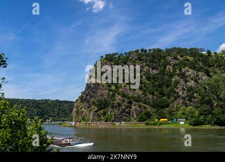 Loreley : Weltbekannter Felsen am Rhein. - Blick auf den Loreley-Felsen, der am Ufer des Rheins BEI : Goarshausen mehr als 130 m aus der Landschaft R Banque D'Images