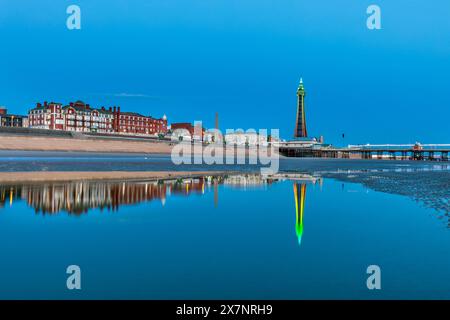 Blackpool ; Tour éclairée ; nuit ; Lancashire ; Royaume-Uni Banque D'Images