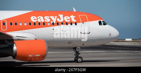 Tenerife, Espagne 4 mai 2024. Airbus A320-214 d'easyJet. Image d'un avion d'easyJet Airlines circulant à Tenerife Banque D'Images