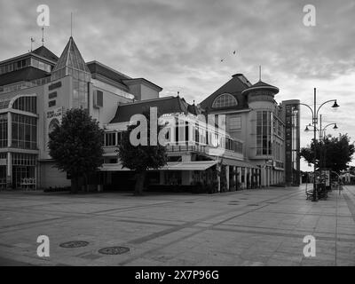 Bel exemple d'arche sur une très belle ville dans le nord de la Pologne. Sopot, Golfe de Gdansk, Mer Baltique, Pologne, Europe. Banque D'Images