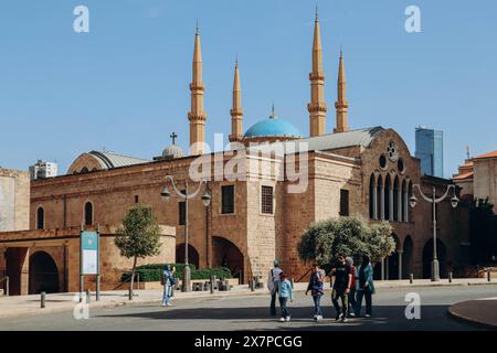 Beyrouth, Liban — 24.04.2023 : Cathédrale maronite Saint-Georges près de la mosquée Mohammad Al-Amin, située dans le centre-ville de Beyrouth. Banque D'Images