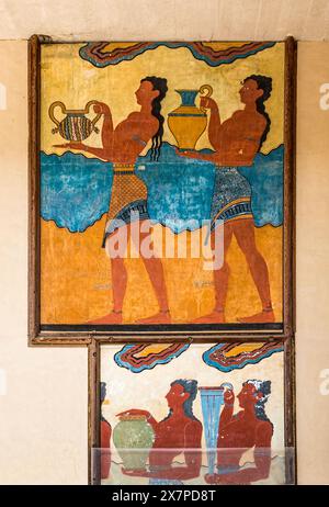 Fresques de support de coupe au Propylaeum Sud, Palais de Minos à Knossos, près d'Héraklion (Iraklio, Iraklion), Crète centrale, Grèce Banque D'Images