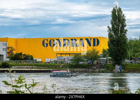 Bâle, Suisse - 18 mai 2024 : Gondrand est une entreprise suisse de logistique et de transport Banque D'Images