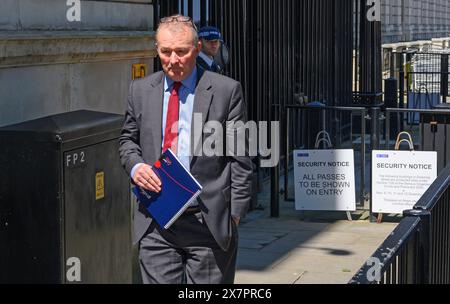 Simon Hart député (Con : Carmarthen West) whip en chef de la Chambre des communes et secrétaire parlementaire au Trésor, quittant Downing Street, mai 2024 Banque D'Images