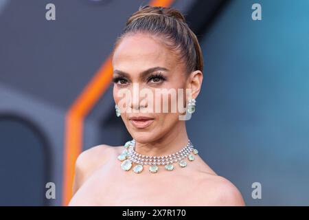 HOLLYWOOD, LOS ANGELES, CALIFORNIE, États-Unis - 20 MAI : Jennifer Lopez (JLo) vêtue d'une robe Greta Constantine, d'un sac Rodo et de bijoux Manish Malhotra arrive à la première de Los Angeles de 'Atlas' de Netflix qui s'est tenue au Théâtre égyptien Hollywood le 20 mai 2024 à Hollywood, Los Angeles, Californie, États-Unis. (Photo de Xavier Collin/image Press Agency) Banque D'Images