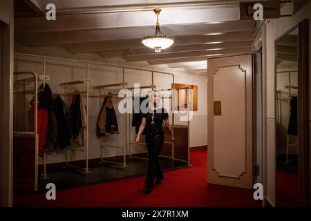 Personnel de l'Internationaal Theater Amsterdam (ITA) ou Stadsschouwburg, un théâtre sur la place Leidseplein à Amsterdam, la capitale des pays-Bas i. Banque D'Images