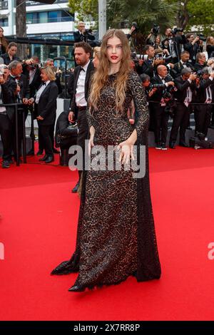 Festival de Cannes - Premiere - The Apprentice Barbara Palvin BEI der Premiere zu The Apprentice während der 77. Internationalen Filmfestspiele im Palais de Festival à Cannes am 18.05.2024. *** Festival de Cannes première The Apprentice Barbara Palvin lors de la première de The Apprentice lors du 77ème Festival International du film de Cannes au Palais de Festival de Cannes le 18 05 2024 Copyright : xEventpressxKochanx Banque D'Images