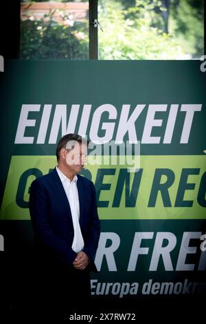 Robert Habeck, Europawahlkampfauftakt DEU, Deutschland, Allemagne, Berlin, 13.05.2024 Robert Habeck , Bundesminister fuer Wirtschaft und Klimaschutz, Vizekanzler, Buendnis 90 Die Gruenen , beim Wahlkampfauftakt der Gruenen zur Europawahl 2024 in Berlin Deutschland en: Robert Habeck , ministre fédéral de l'économie et de la protection du climat, vice-chancelier, Alliance 90 les Verts, lors du lancement de la campagne du Parti vert pour les élections européennes de 2024 à Berlin en Allemagne . *** Robert Habeck, lancement de la campagne électorale européenne DEU, Deutschland, Allemagne, Berlin, 13 05 2024 Robert Habeck , Federal Mi Banque D'Images