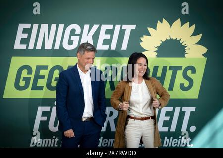 Annalena Baerbock, Robert Habeck, Europawahlkampfauftakt DEU, Deutschland, Allemagne, Berlin, 13.05.2024 Robert Habeck , Bundesminister fuer Wirtschaft und Klimaschutz, Vizekanzler, Buendnis 90 Die Gruenen , und Annalena Baerbock , Bundesaussenministerin, Bundesministerin des Auswaertigen AMTES, Buendnis 90 Die Gruenen v.l.n.r. beim Wahlkampfauftakt der Gruenen zur zur wawahl 2024 in Berlin Europtschland: Robert Habeck , ministre fédéral de l'économie et de la protection du climat, vice-chancelier, Alliance 90 les Verts, et Annalena Baerbock , ministre fédéral des Affaires étrangères, ministre fédéral des Affaires étrangères Banque D'Images